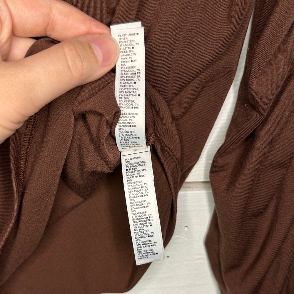 Athleta All Around Ruched Long Sleeve Women’s Blouse - Picture 8 of 12